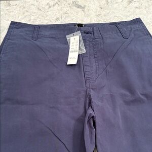 J. Crew Women's Chinos. Wide Leg Pants in Navy. Size 27 Tall